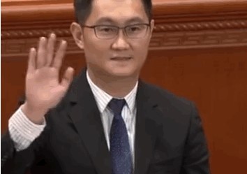 网友脑洞大开：《和平精英》里挥手原型来自马化腾？