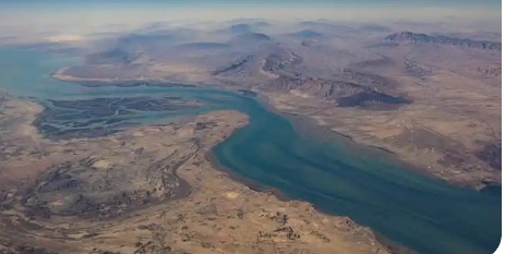 霍尔木兹海峡为什么会影响油价 霍尔木兹海峡的地理位置